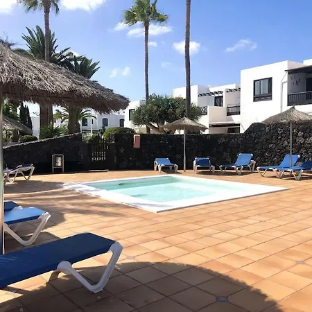 Casa Mo, 2 Bedroom Close To The * Puerto del Carmen (Lanzarote)