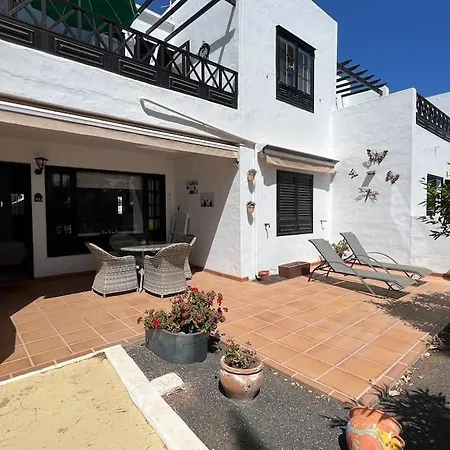 Casa Mo, 2 Bedroom Close To The * Puerto del Carmen (Lanzarote)
